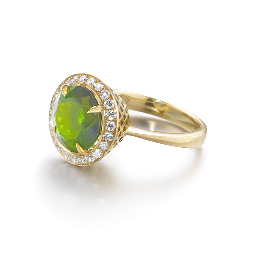 Green tourmaline and diamond crownwork ring
